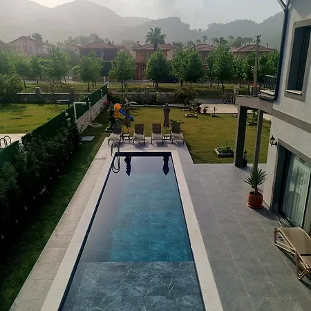 Villa Sapphire Eskiomerler